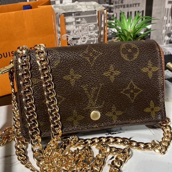 Louis Vuitton Handbags - Authentic Louis Vuitton Monogram Bifold Zippy Wallet